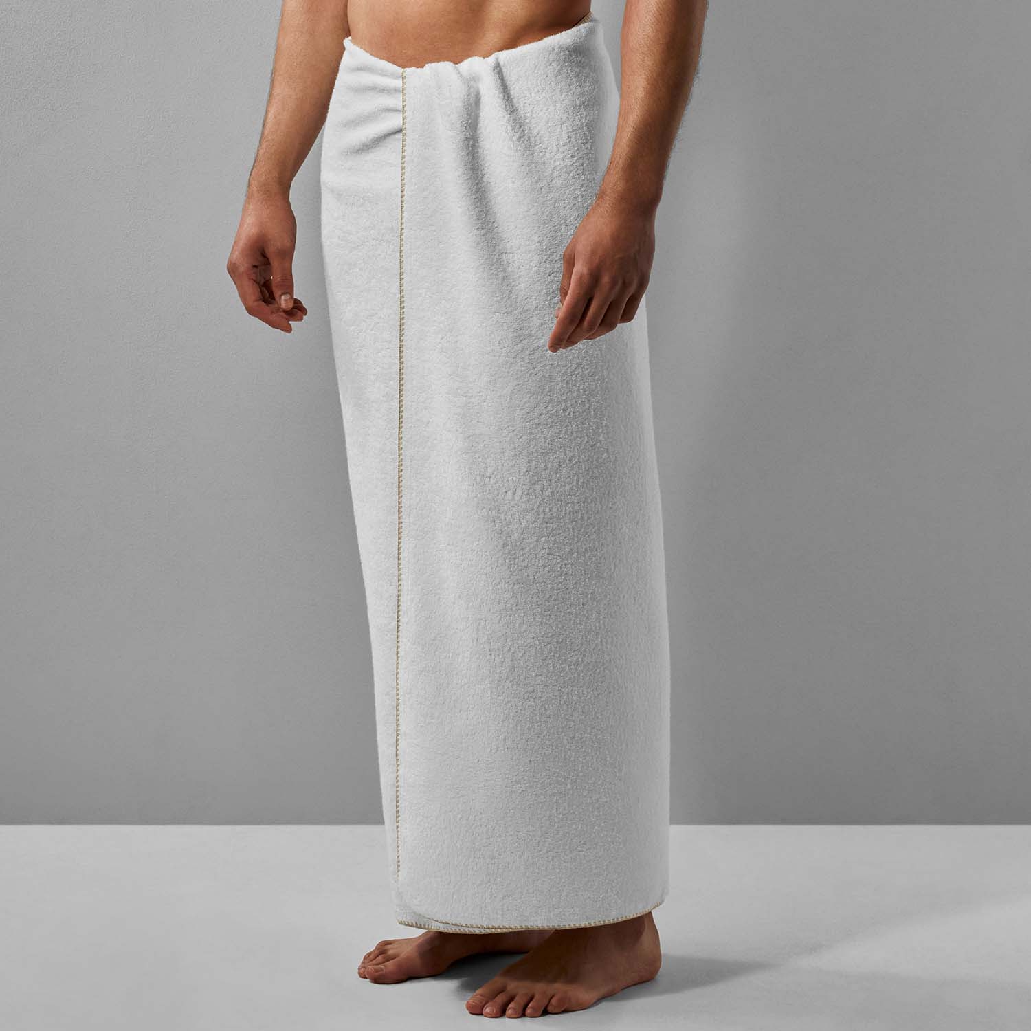 Bordado Towel Sand Trim: plush, space-saving towel designed for efficiency with stylish trim and reduced storage requirements.