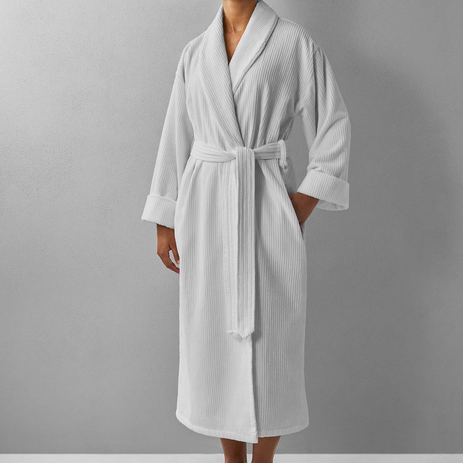 Luxor Shawl Wholesale spa robe in white, featuring a retro-shawl collar and lightweight comfort for daily rituals.