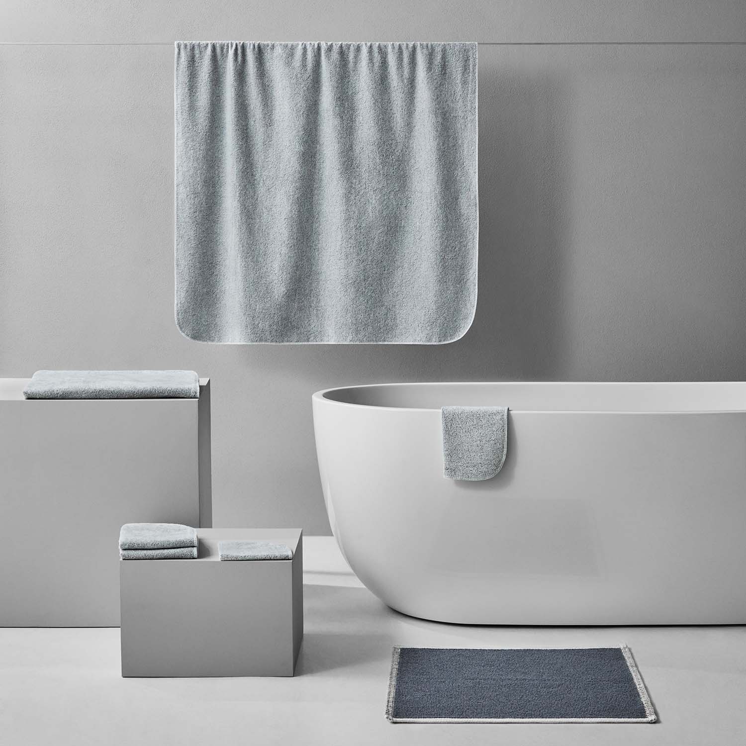 Tuxedo Bath Bundle in gray featuring towels and bath mat, showcasing eco-luxury and sustainable Brazilian cotton.