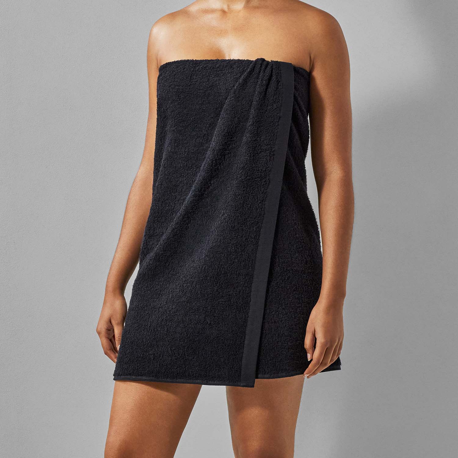 Wabi Sabi black towel showcasing minimalist design and luxurious comfort, perfect for a serene sensory experience.