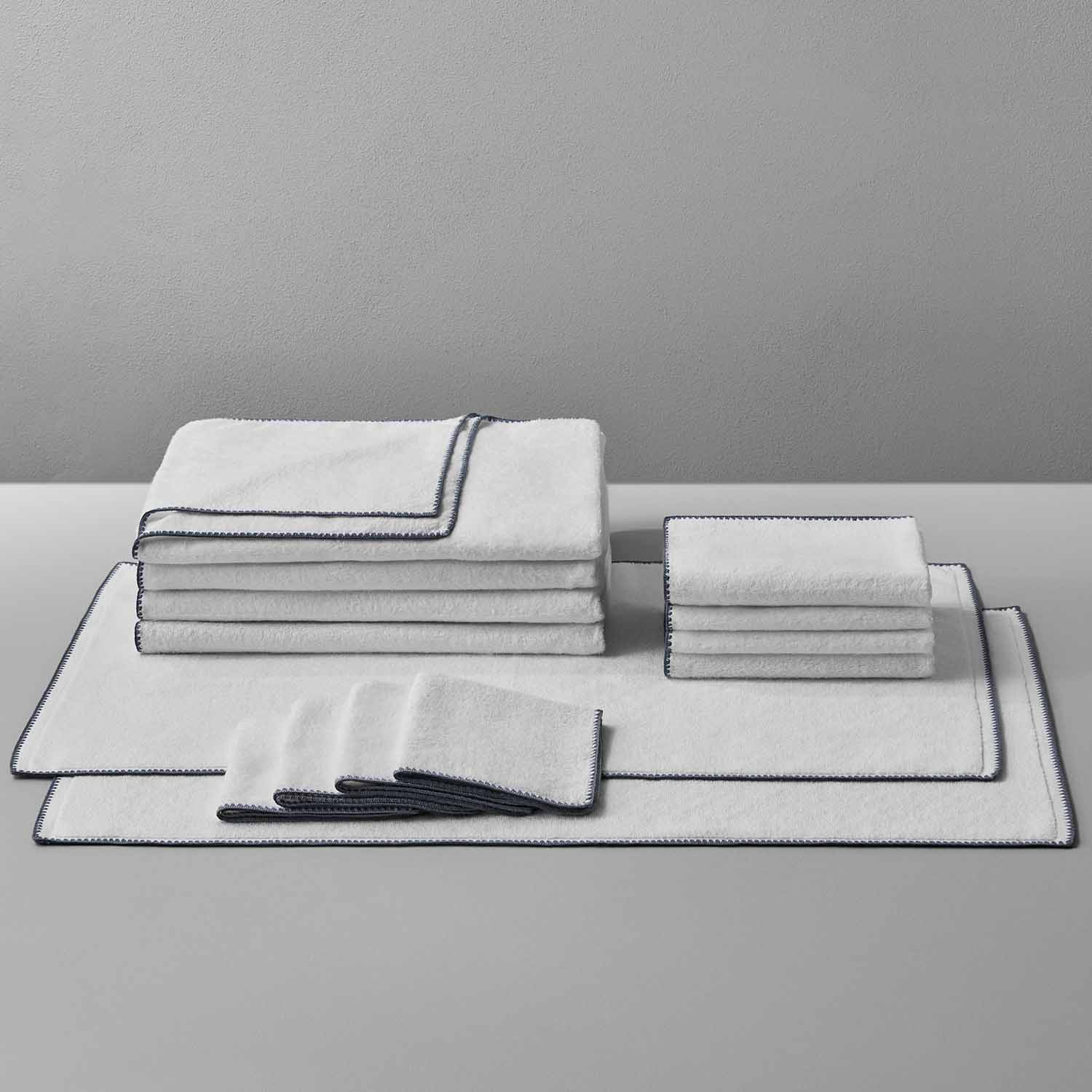 Bordado Towel Grey Trim