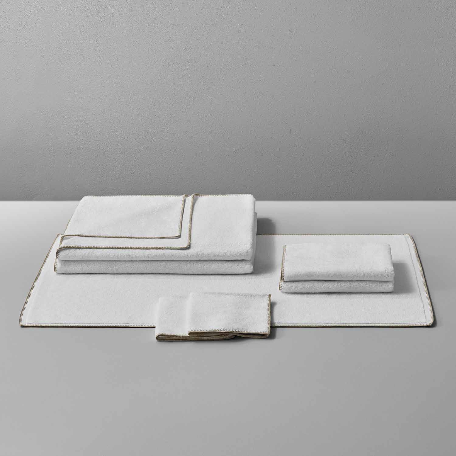 Bordado Towel Sand Trim