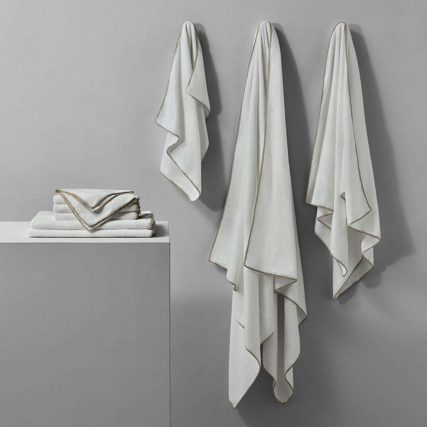 Bordado Towel Sand Trim